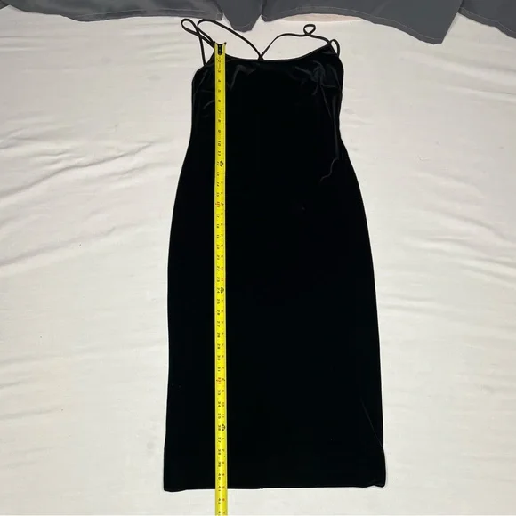 Anne Taylor Classic Little Velvet Cross Spaghetti Strap
Little Black Dress (LBD) - Picture 6 of 16